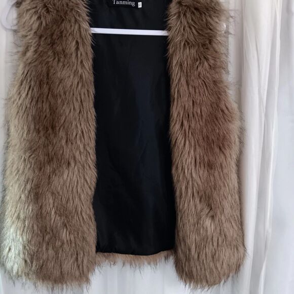 TANMING Faux Fur Vest XS Pockets Hook & Loop Fasteners Waist Length - Picture 10 of 10